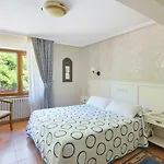 Logis Restaurante La Casa De Juansabeli Hotel