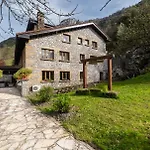 Logis Restaurante La Casa De Juansabeli Arenas De Cabrales