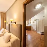 Logis Restaurante La Casa De Juansabeli Arenas De Cabrales