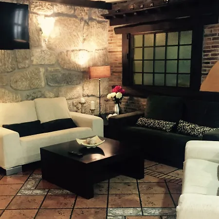 Logis Restaurante La Casa De Juansabeli 2*