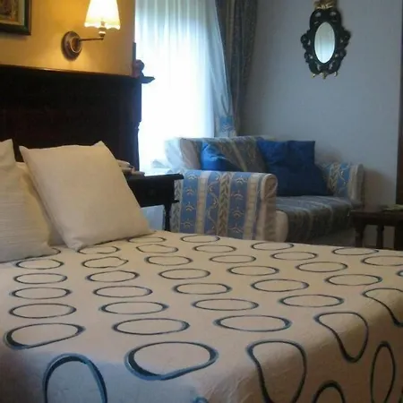 Logis Restaurante La Casa De Juansabeli