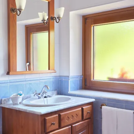 Logis Restaurante La Casa De Juansabeli Отель