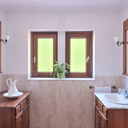 Logis Restaurante La Casa De Juansabeli Otel