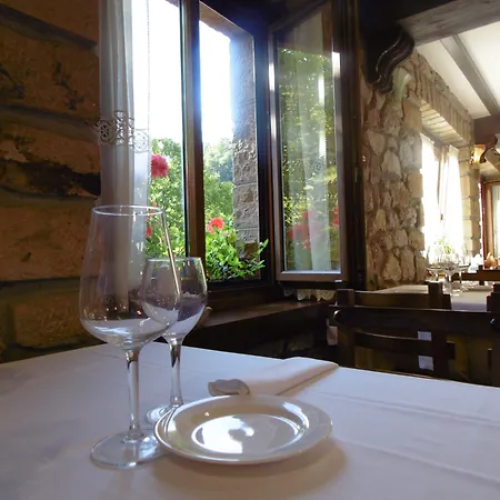 Logis Restaurante La Casa De Juansabeli Otel 2*