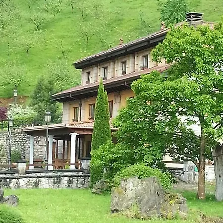 Logis Restaurante La Casa De Juansabeli Отель