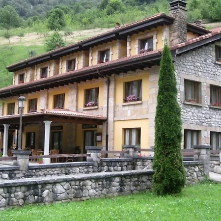 Logis Restaurante La Casa De Juansabeli Отель