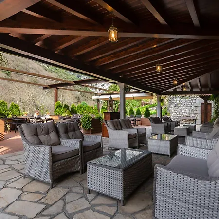 Logis Restaurante La Casa De Juansabeli Отель