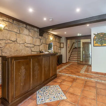 Logis Restaurante La Casa De Juansabeli Отель Аренас-де-Кабралес