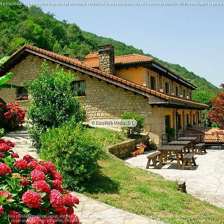 Logis Restaurante La Casa De Juansabeli Otel Arenas De Cabrales