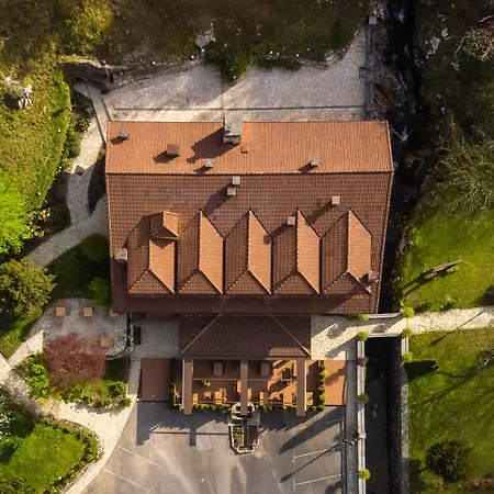 Logis Restaurante La Casa De Juansabeli