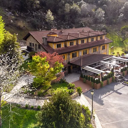 Logis Restaurante La Casa De Juansabeli Отель