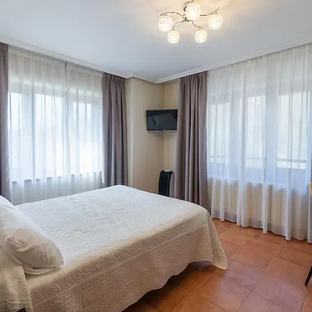 Logis Restaurante La Casa De Juansabeli 2*