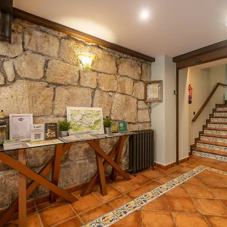 Logis Restaurante La Casa De Juansabeli 2* Arenas De Cabrales