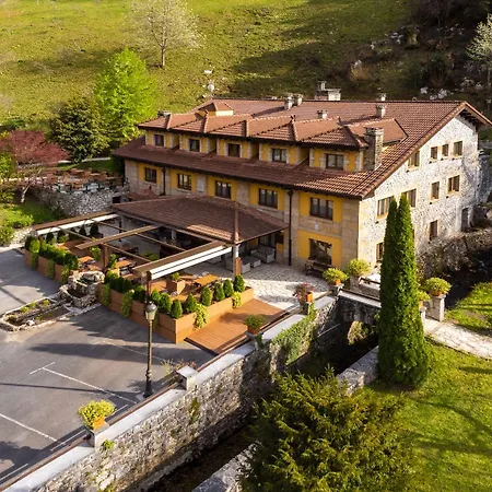 Logis Restaurante La Casa De Juansabeli Otel