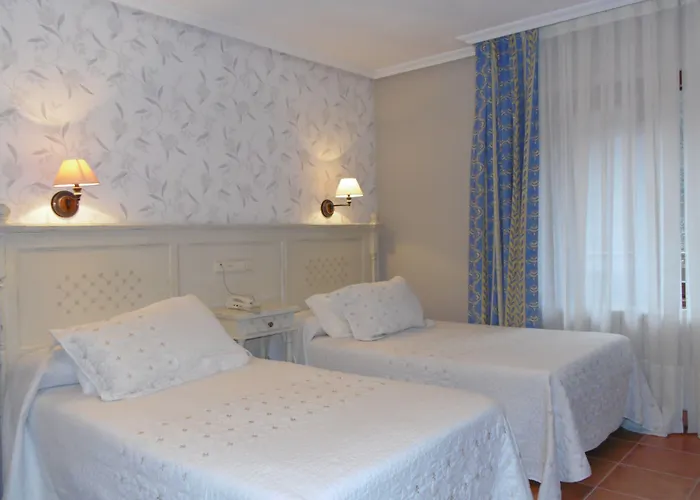 Logis Restaurante La Casa De Juansabeli 2*