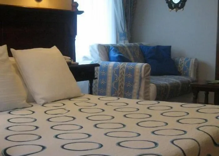 Logis Restaurante La Casa De Juansabeli