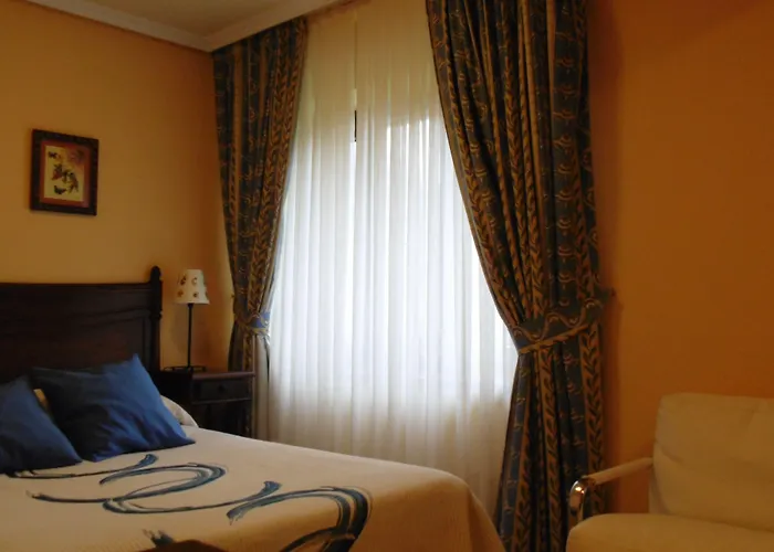 Hotel Logis Restaurante La Casa De Juansabeli Arenas De Cabrales