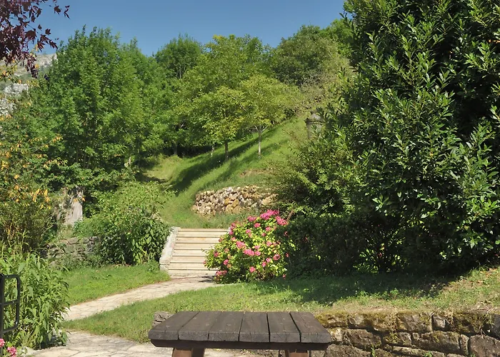 Hotel Logis Restaurante La Casa De Juansabeli Arenas De Cabrales