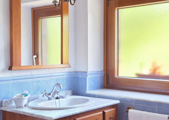 Logis Restaurante La Casa De Juansabeli Hotel