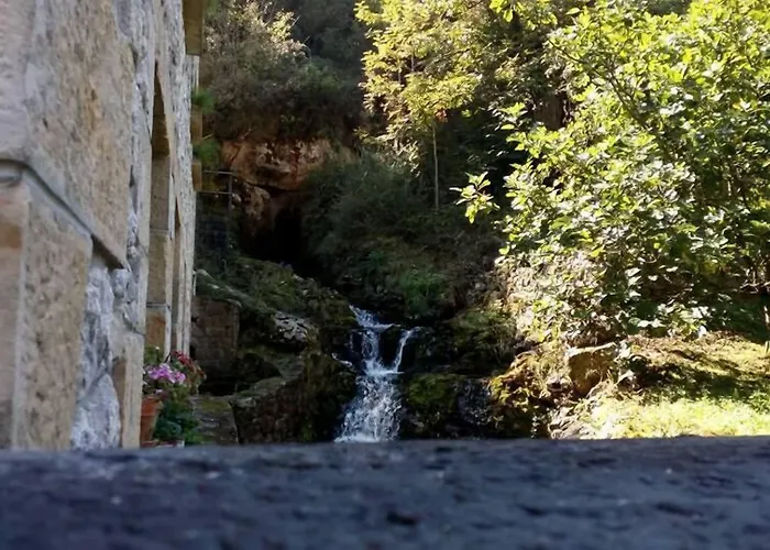 Logis Restaurante La Casa De Juansabeli 2*