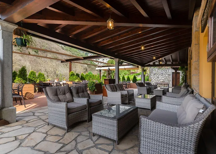 Logis Restaurante La Casa De Juansabeli Hotel