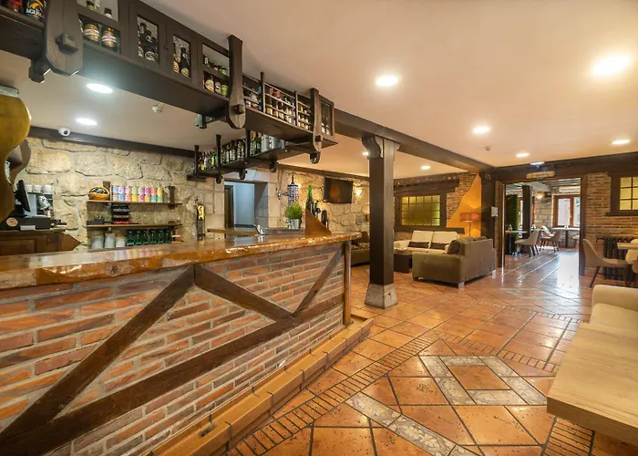 Logis Restaurante La Casa De Juansabeli Hotel