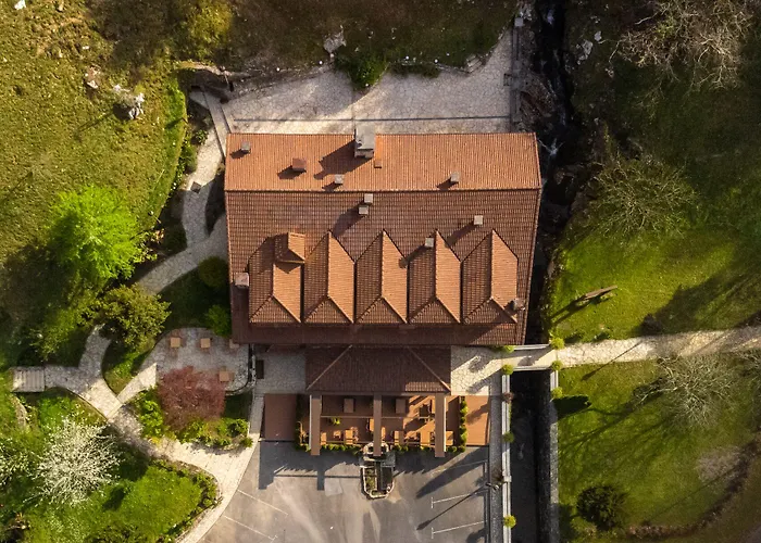 Logis Restaurante La Casa De Juansabeli