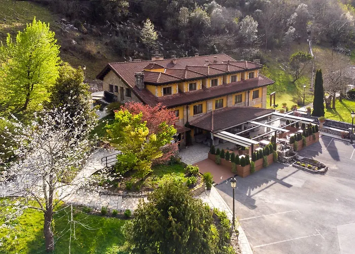 Logis Restaurante La Casa De Juansabeli Hotel