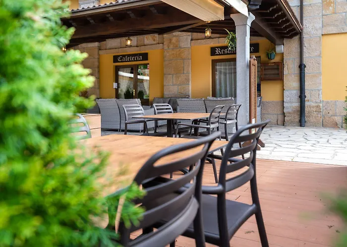 Logis Restaurante La Casa De Juansabeli Hotel Arenas De Cabrales