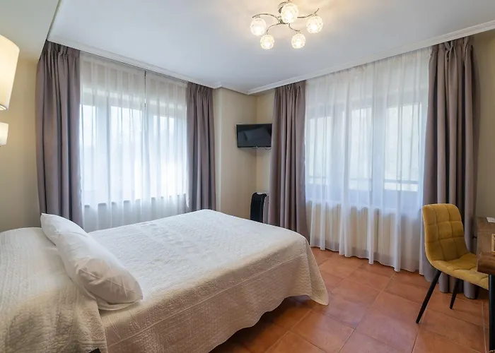 Logis Restaurante La Casa De Juansabeli 2*